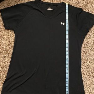 All black under armor t shirt
